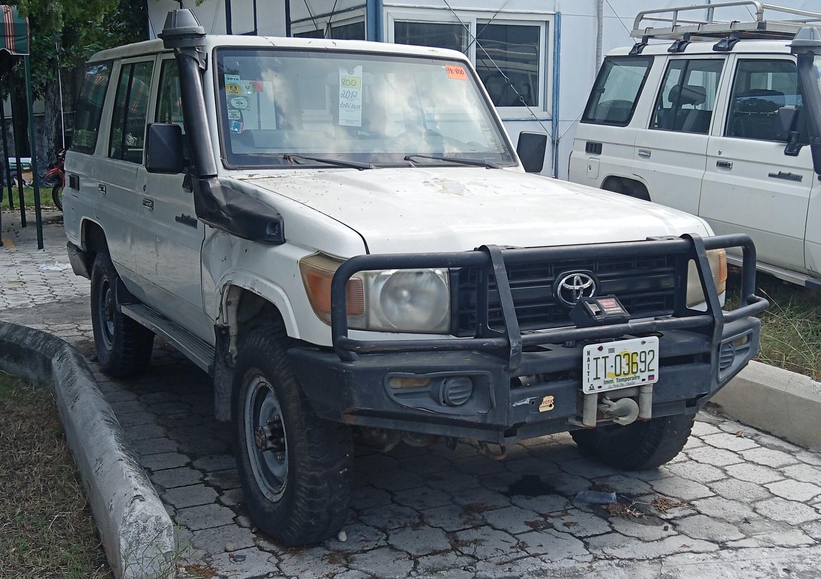 Toyota land cruiser 800 image 3