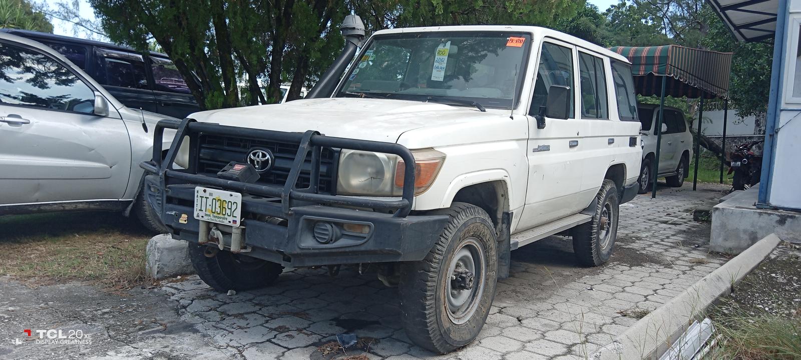 Toyota land cruiser 800 image 2